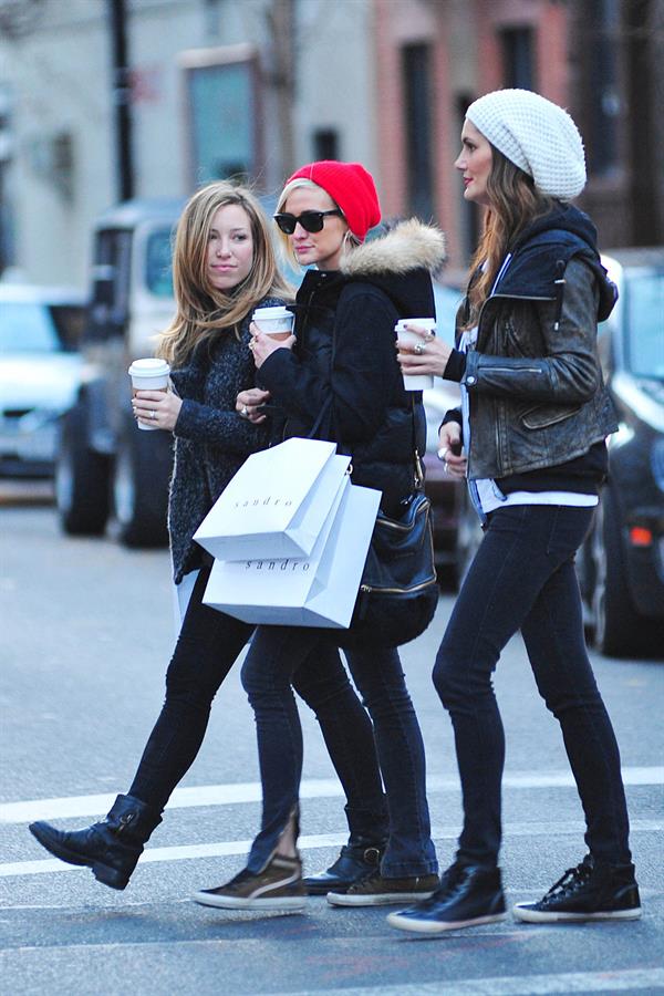 Ashlee Simpson shopping in NYC 1/6/13  
