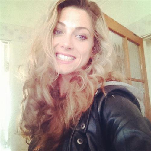 Laura Surrich taking a selfie