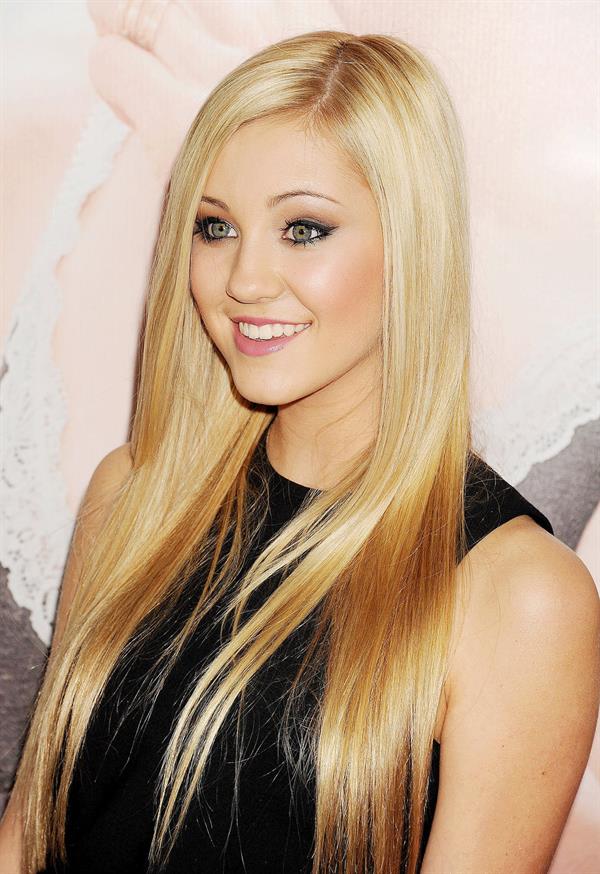 Ava Sambora This Is 40 world premiere at Grauman Chinese Theater in Hollywood 12/12/12 