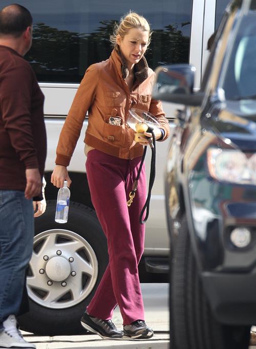 Blake Lively 'Gossip Girl' set in New York City - October 18, 2012 