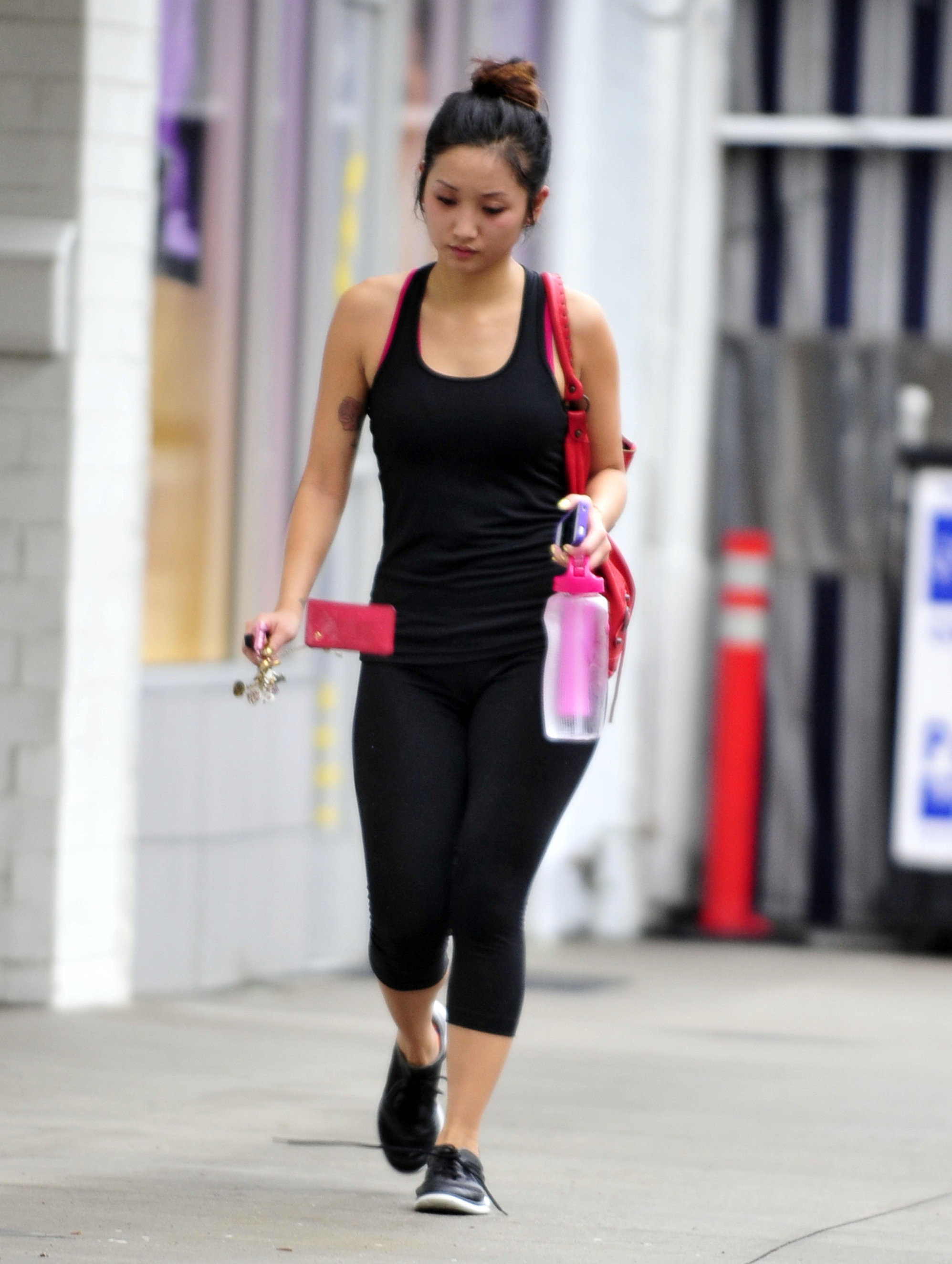 Brenda Song arrives at the gym in Studio City 11/29/12 