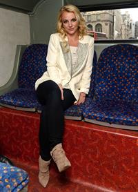 Britney Spears – sightseeing in London 10/15/13  