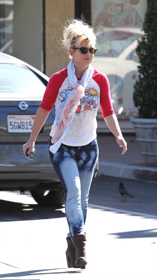Britney Spears at a fast food restaurant in Calabasas 11/10/12 