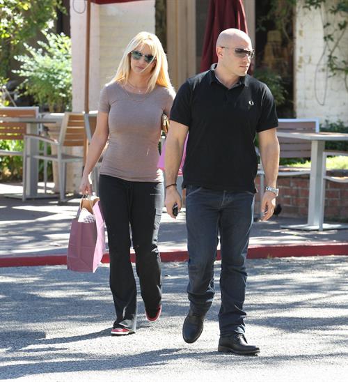 Britney Spears out shopping in Calabasas 10/23/12 