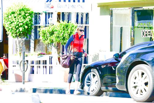 Cameron Diaz leaving the gym in Los Angeles 1/5/13 