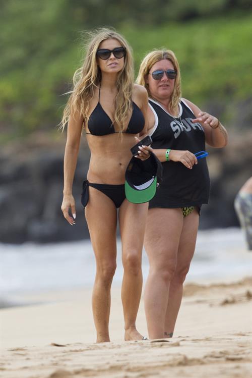 Carmen Electra – beach shoot candids in Hawaii 10/3/13  