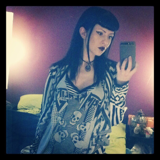 Neon Lynxie taking a selfie