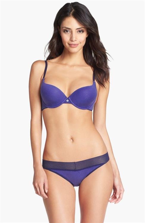 Mayra Suárez in lingerie