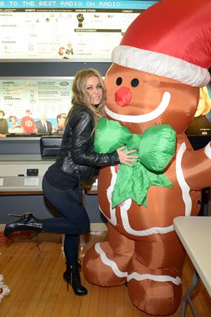 Carmen Electra Enters the Sirius M Studios in New York 05.12.12 