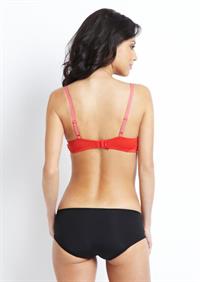 Mayra Suárez in lingerie - ass