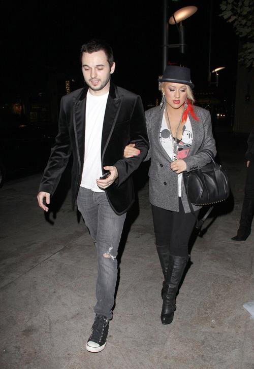 Christina Aguilera Spotted walking with Matthew Rutler in Los Angeles (November 16, 2012)
