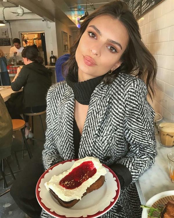 Emily Ratajkowski