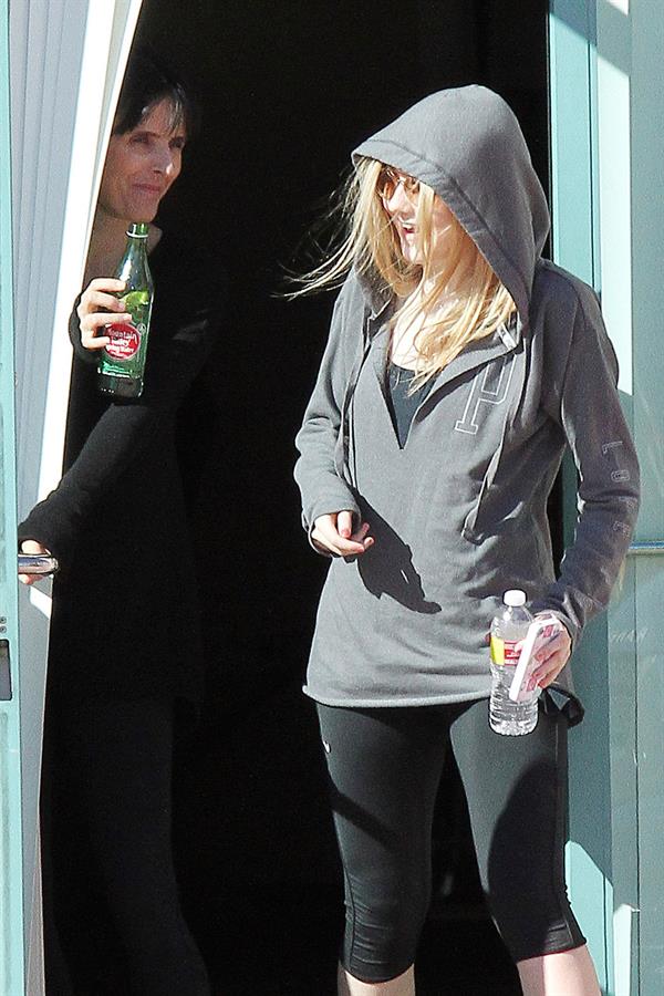 Dakota Fanning leaving a workout class in LA 12/20/12 