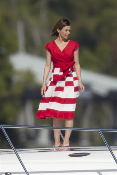 Dannii Minogue swimsuit photoshoot candids in Miami in January, 2011