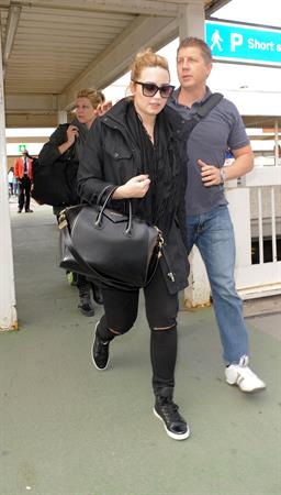 Demi Lovato - Leaves London Heathrow Airport in London (01.06.2013) 