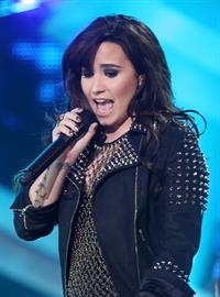 Demi Lovato VH1 Divas 2012 in Los Angeles 12/16/12 