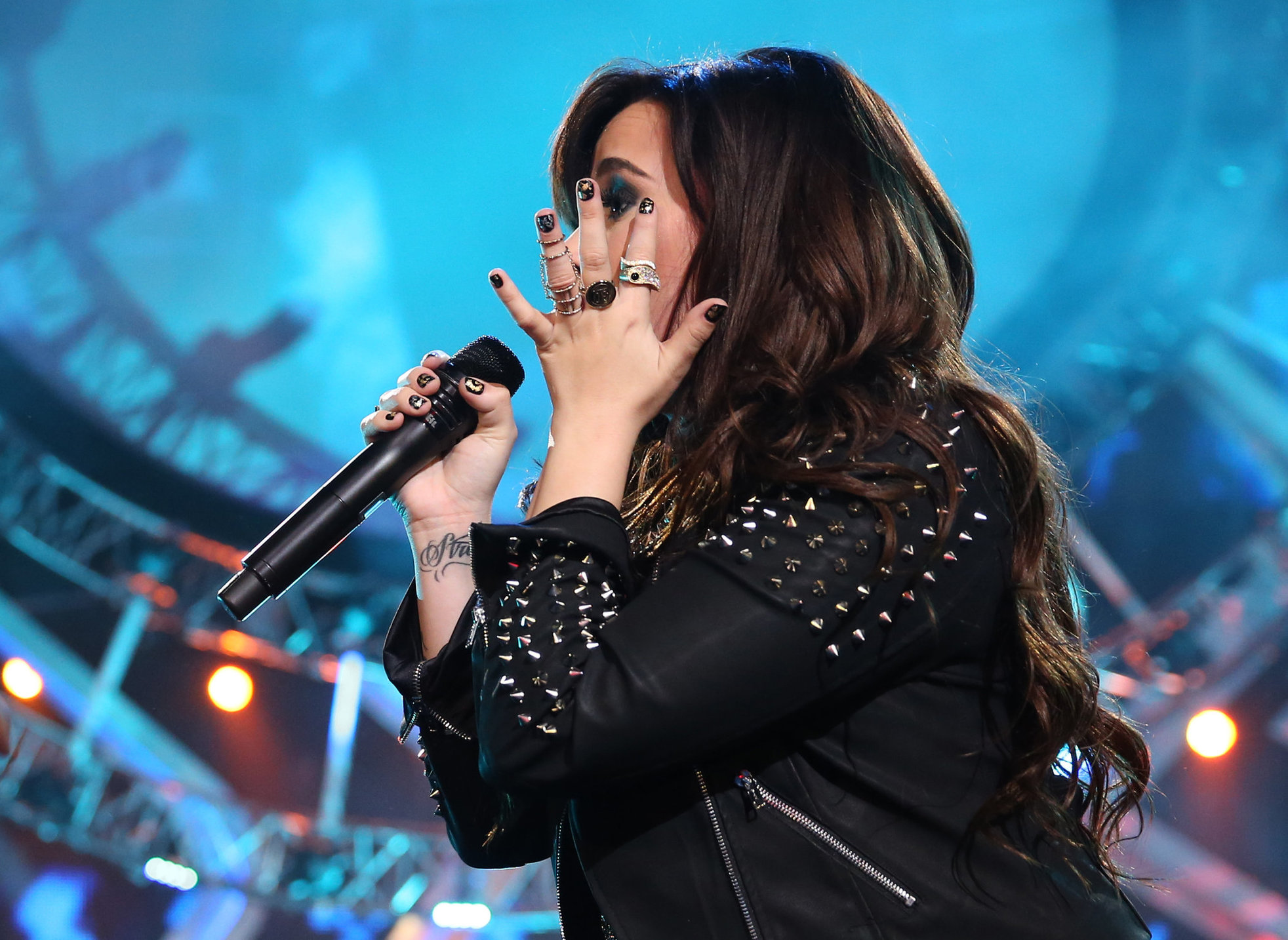 Demi Lovato VH1 Divas 2012 in Los Angeles 12/16/12 