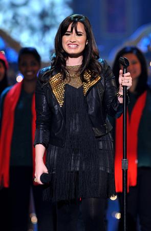 Demi Lovato TNT Christmas 2012 @ the National bldg Museum in WA 12/9/12 