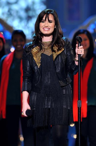 Demi Lovato TNT Christmas 2012 @ the National bldg Museum in WA 12/9/12 