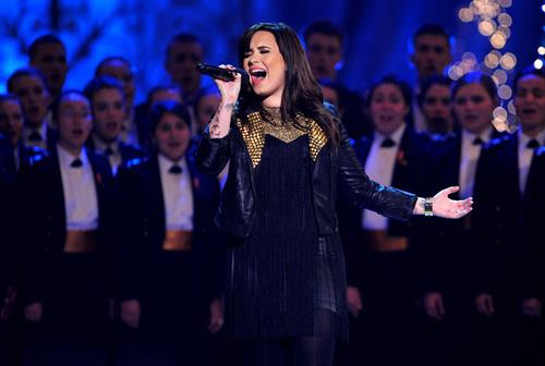 Demi Lovato TNT Christmas 2012 @ the National bldg Museum in WA 12/9/12 