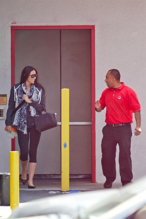 Demi Moore Leaving her pilates class after a workout in Hollywood (May 15, 2013) 
