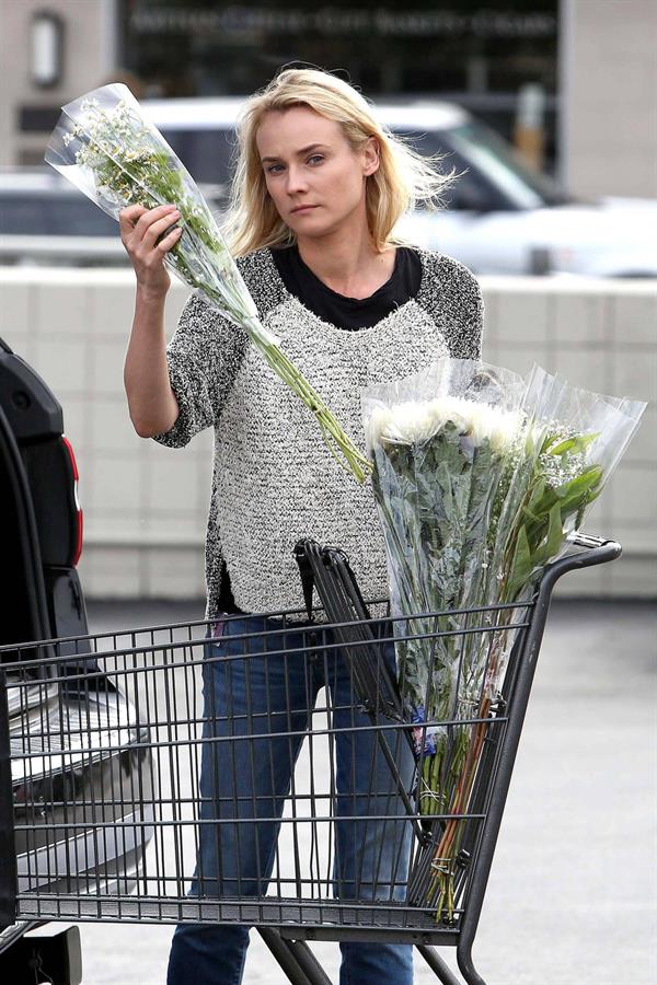 Diane Kruger Step out for a quick trip to a local Gelson's Maker in Hollywood on May 8, 2013