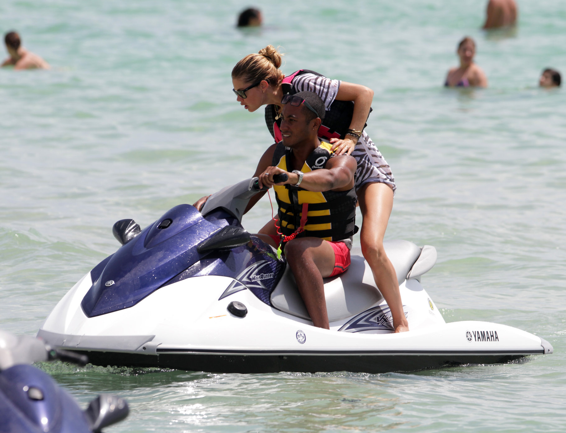 Doutzen Kroes bikini beach pictures in Miami August 16, 2012