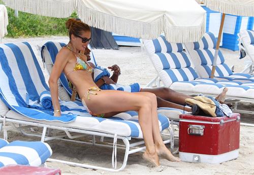 Doutzen Kroes bikini beach pictures in Miami August 16, 2012