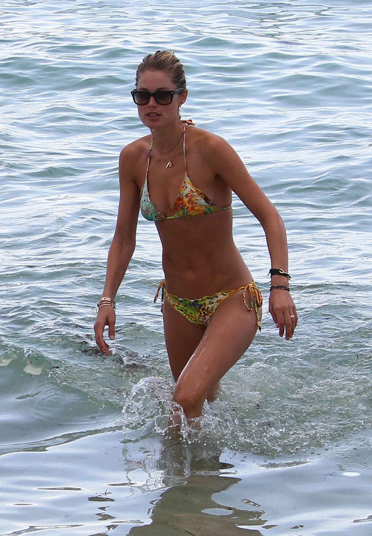 Doutzen Kroes bikini beach pictures in Miami August 16, 2012