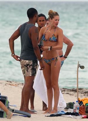 Doutzen Kroes bikini candids on the beach in Miami, Florida Augusts 15, 2012