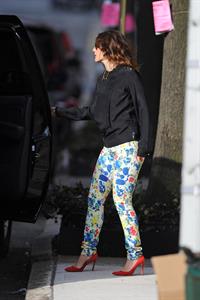 Drew Barrymore in cute leggings in New York City (21.03.2013) 