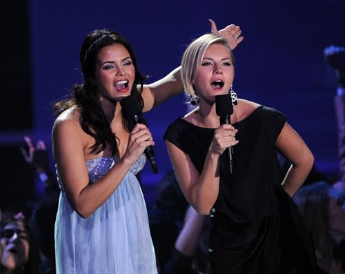 Elisha Cuthbert VH1 Divas 2012 in Los Angeles 12/16/12 