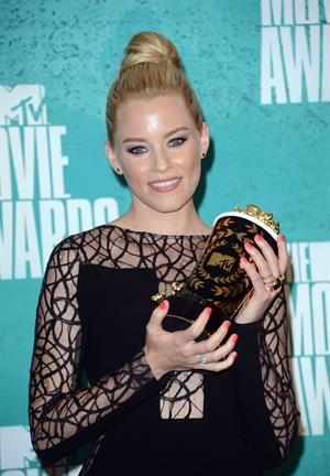 Elizabeth Banks - MTV Movie Awards at Universal Studios, Arrivals - June 3, 2012