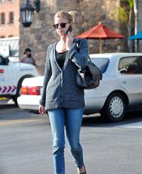 Emily VanCamp picks up some groceries at a Gelson's in LA October 6, 2012 