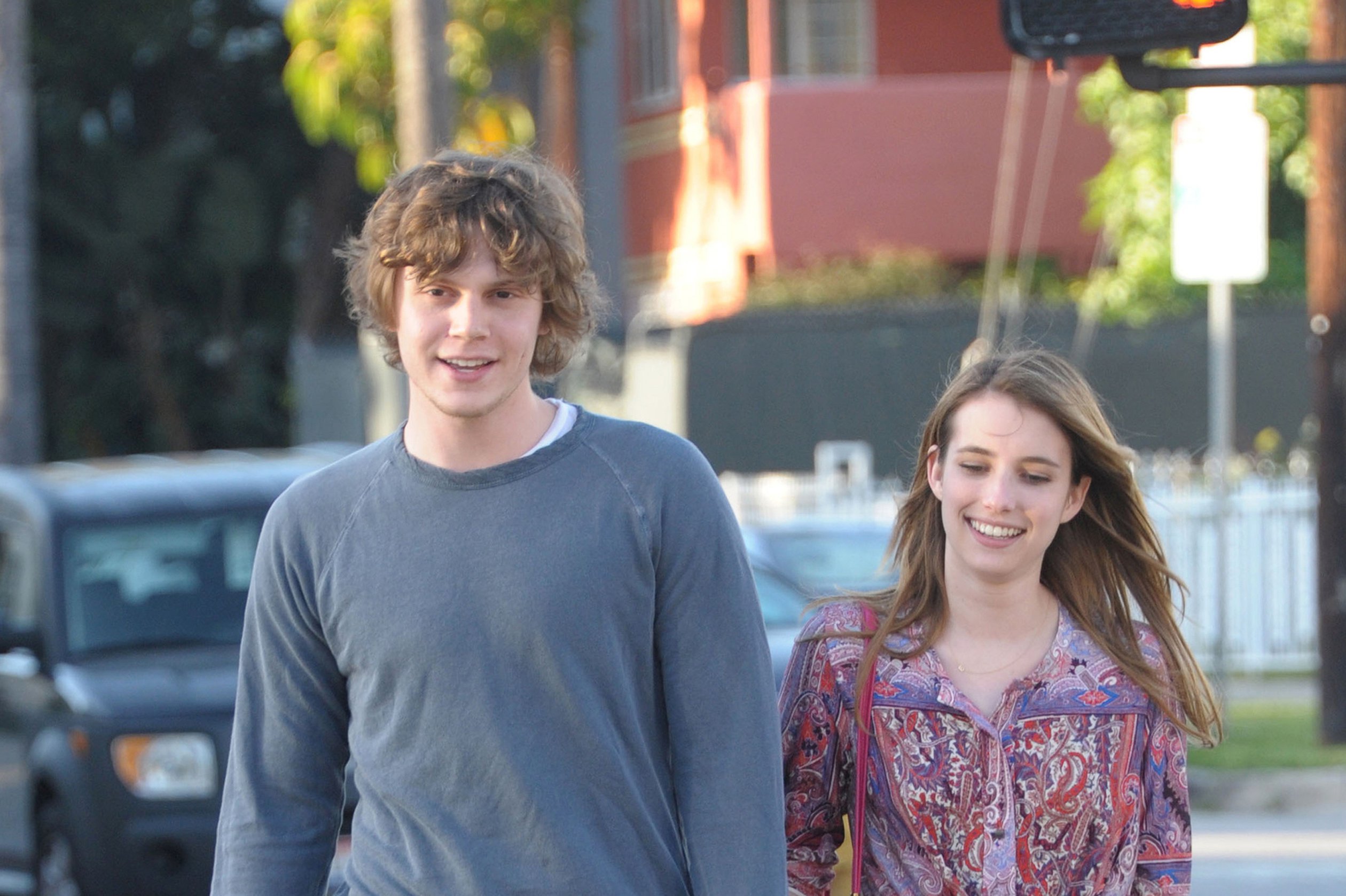 Emma Roberts - Steps out with boyfriend Evan Peters at Third Street in Los Angeles (28.05.2013) 