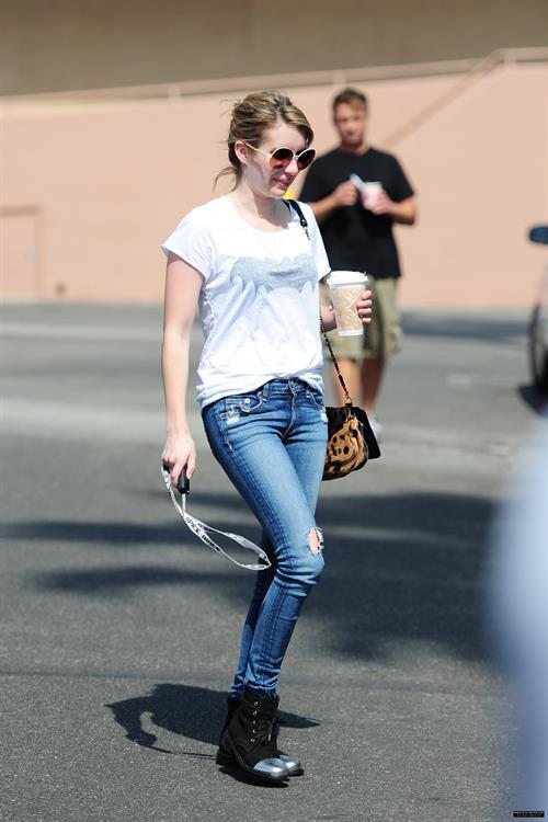 Emma Roberts Tight Jeans The Griddle Cafe And Rite Aid LA (10/09/12) 