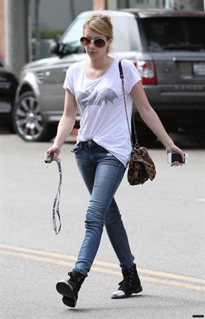 Emma Roberts Tight Jeans The Griddle Cafe And Rite Aid LA (10/09/12) 