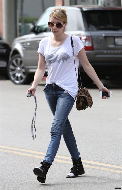 Emma Roberts Tight Jeans The Griddle Cafe And Rite Aid LA (10/09/12) 