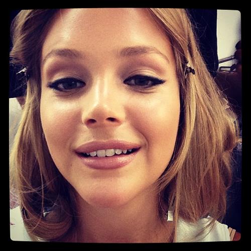 Esti Ginzburg taking a selfie