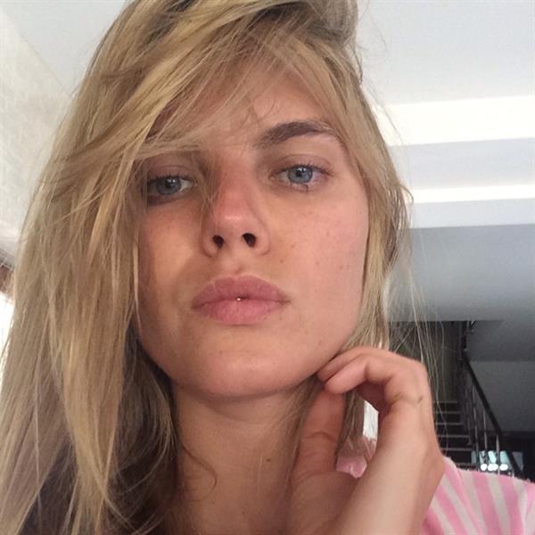 Maryna Linchuk taking a selfie