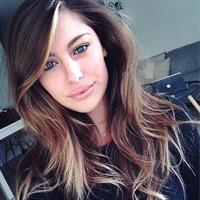 Mathilde Gøhler taking a selfie