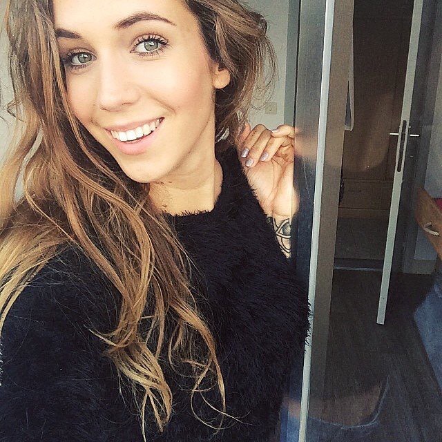 Talisa Loup taking a selfie