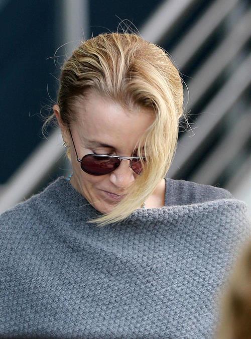 Felicity Huffman Arrives at LAX Airport with daughter in Los Angeles (November 11, 2013) 