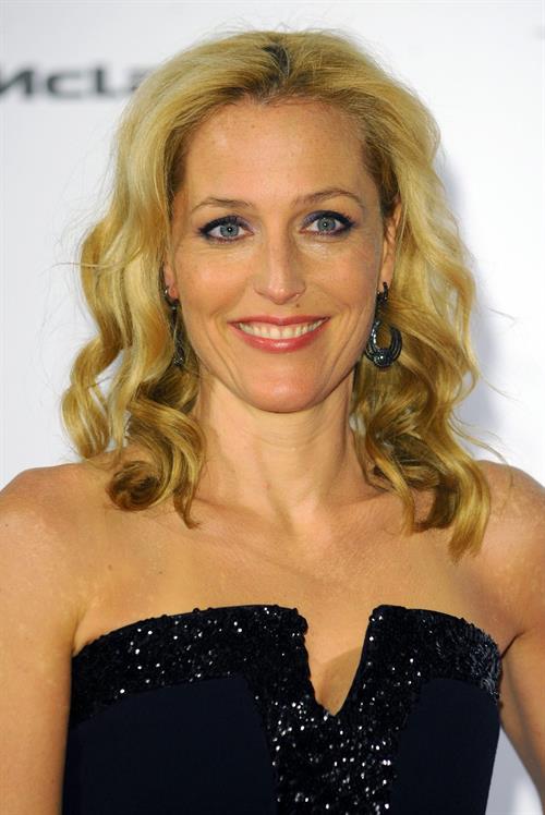 Gillian Anderson Relais & Chateau's 'Diner des Grands Chefs London (April 22, 2013) 