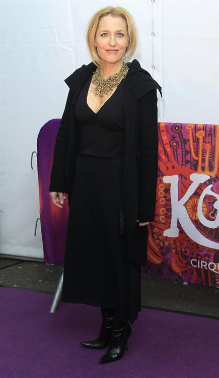 Gillian Anderson - Cirque Du Soleil's Kooza 1/8/13  