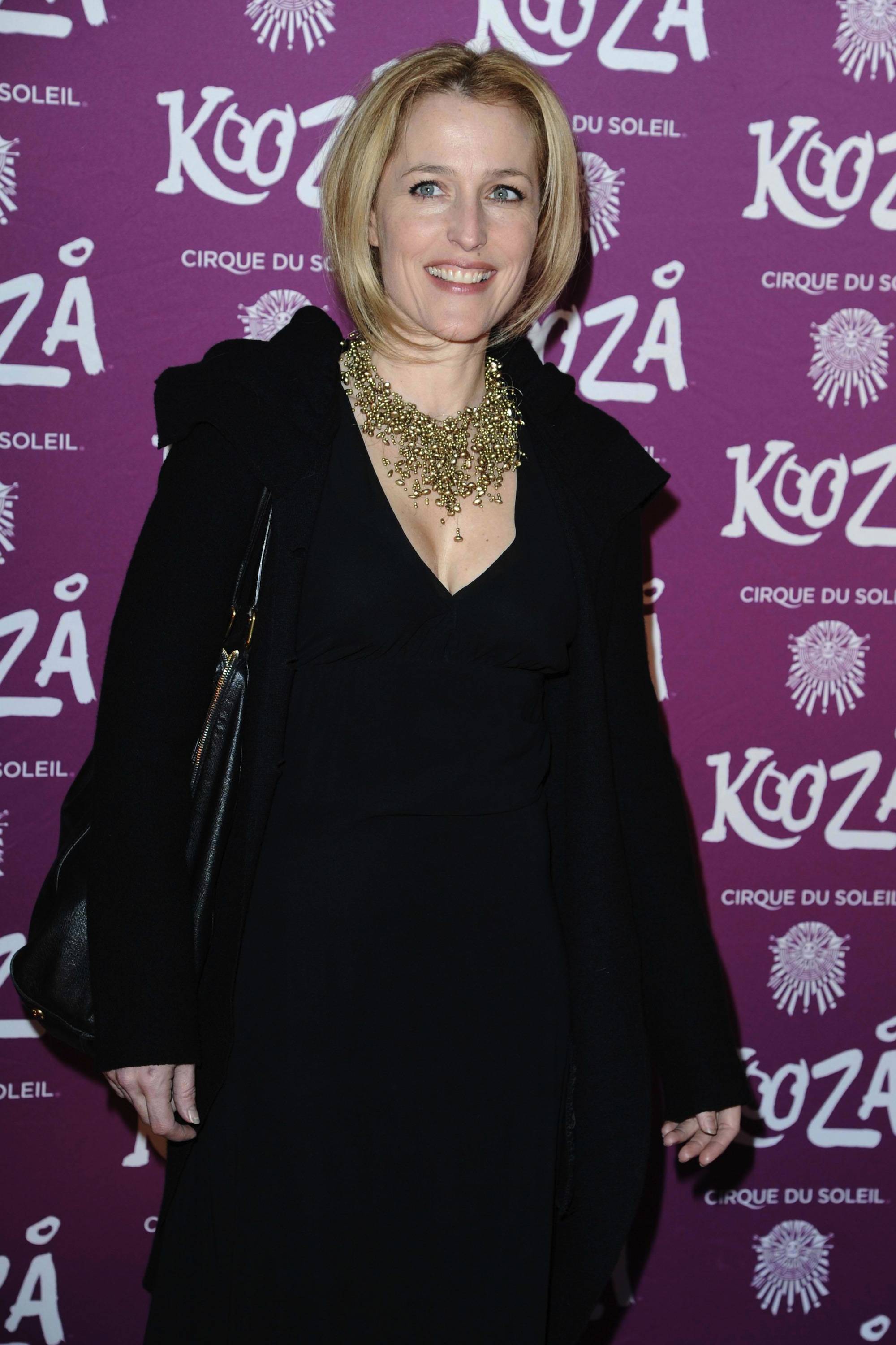 Gillian Anderson Pictures Gillian Anderson - Cirque Du Soleil's Kooza 1/8/13