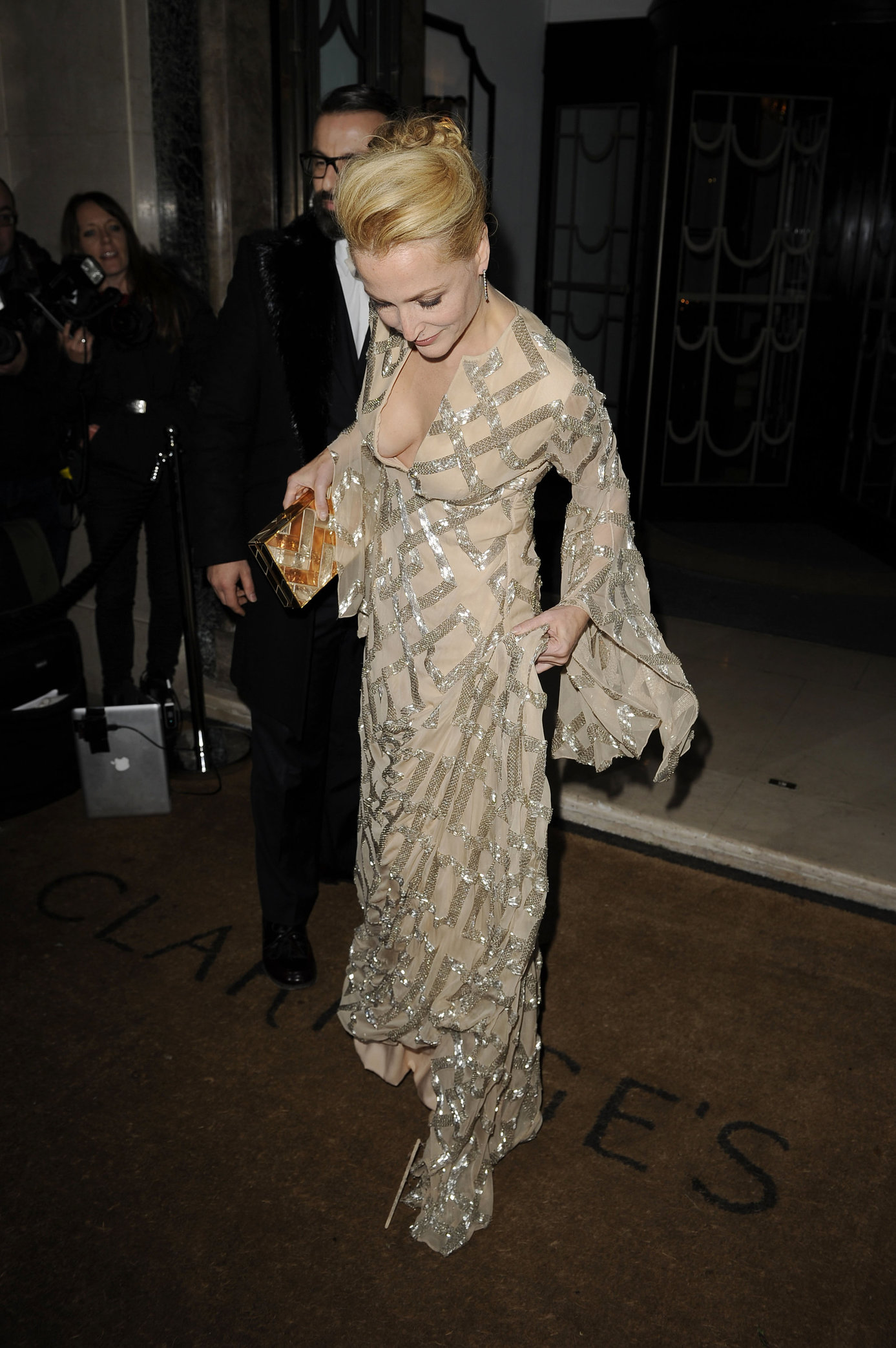 Gillian Anderson Pictures Gillian Anderson  Harper’s Bazaar Women of the Year Awards in London - October 31, 2012