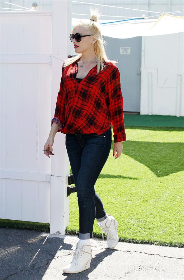 Gwen Stefani in Malibu 10/19/13  