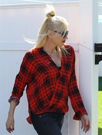 Gwen Stefani in Malibu 10/19/13  