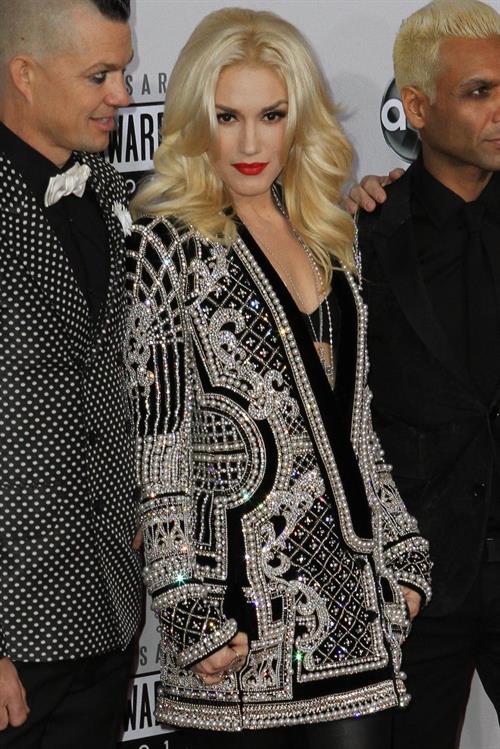 Gwen Stefani and No Doubt American Music Awards (November 18, 2012) 